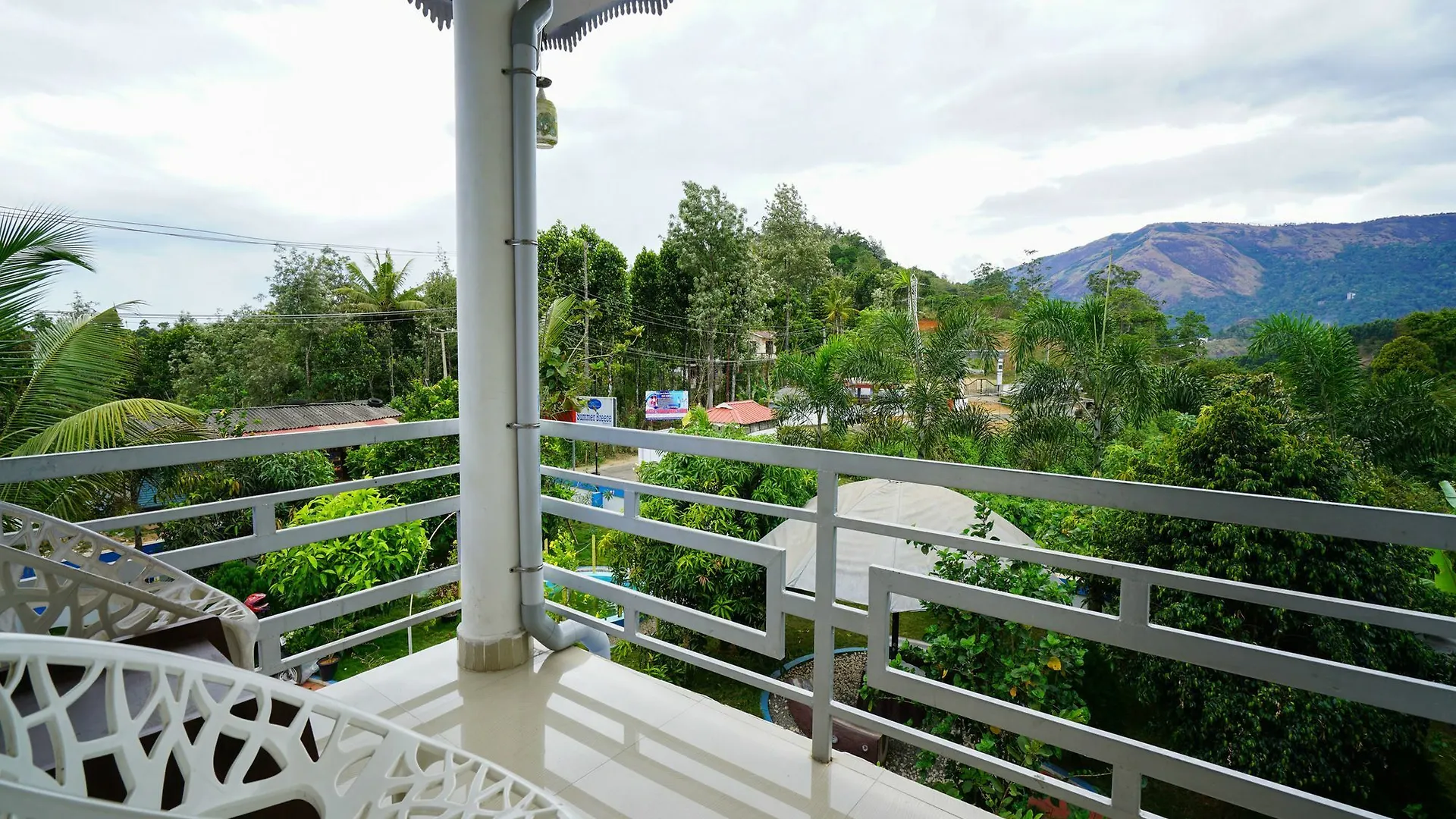 Summer Breeze Munnar